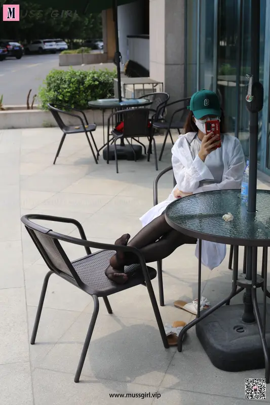 [MussGirl慕丝女郎] NO.217 咖啡厅门前的热裤黑丝 - 慕丝女lang